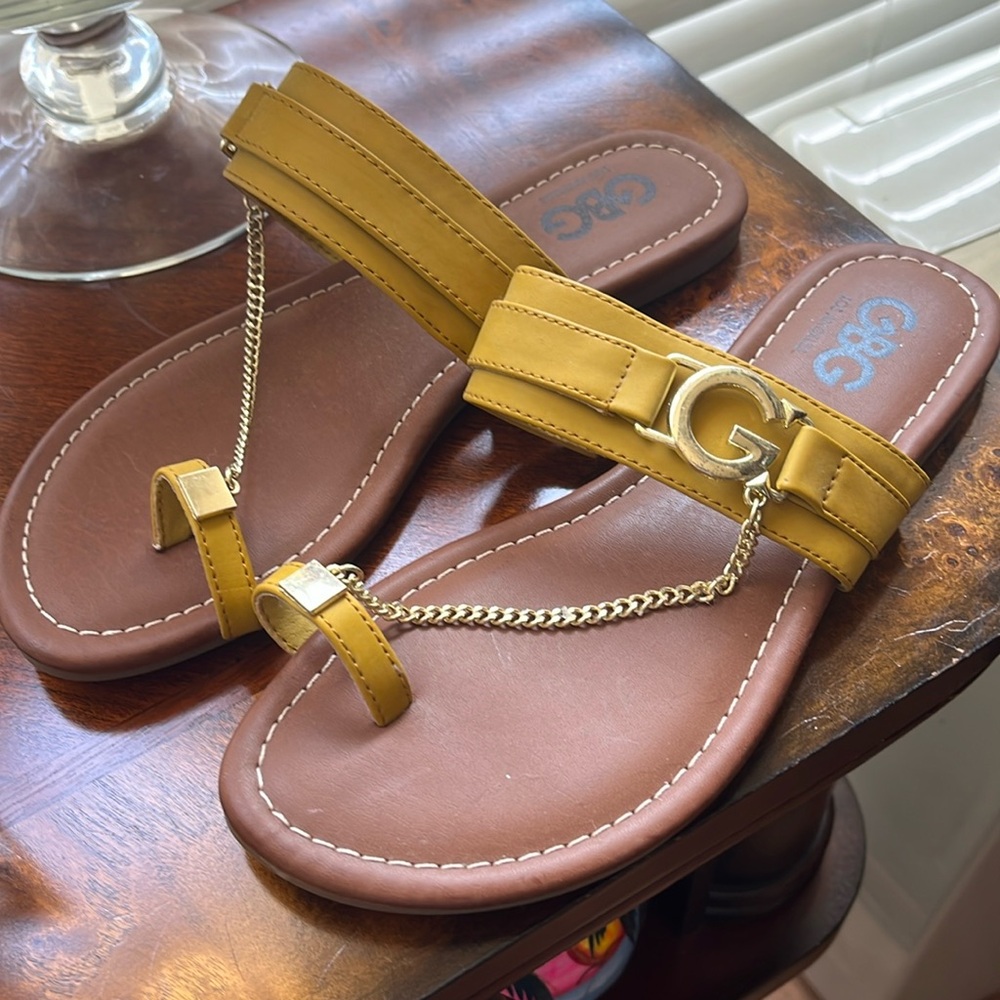 New !GBG sandals